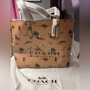 New Coach Totebag with Hawaiian print